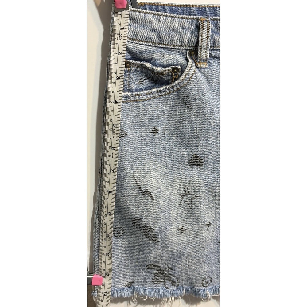 BDG Women's XS Light Wash Blue Denim Graphic Print Shorts Button 5-Pocket - Picture 6 of 8